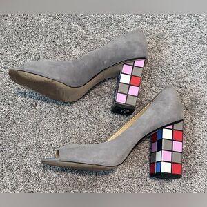 Katy Perry Stylish Gray Peep-Toe Heels with Colorful Block Heel, Size 9.5